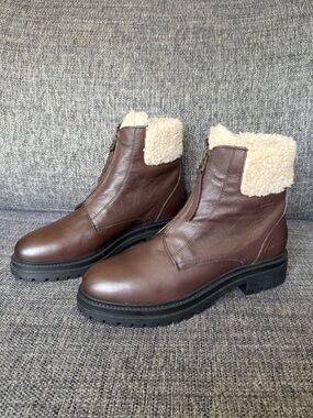Cougar Vow Waterproof Leather Winter Boots With A Faux Shearling Collar